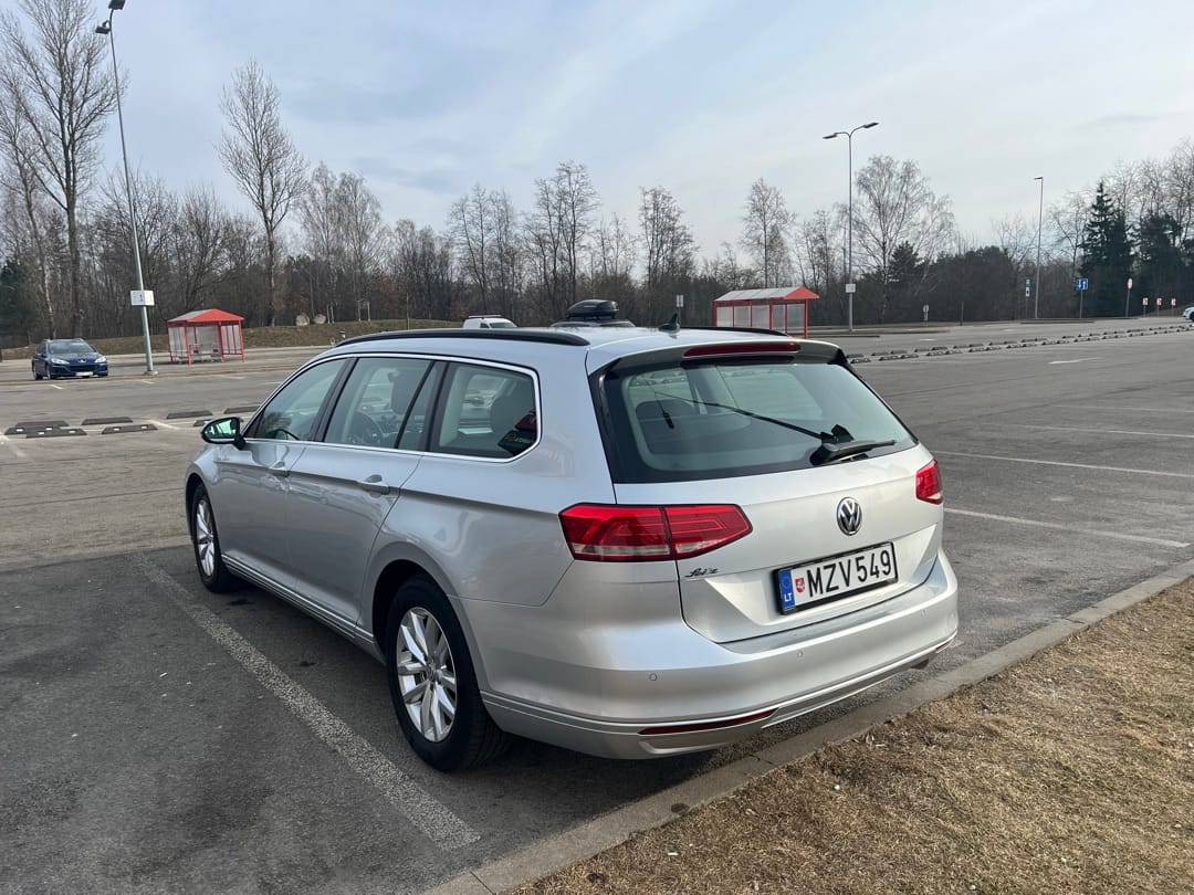 Volkswagen Passat — 3