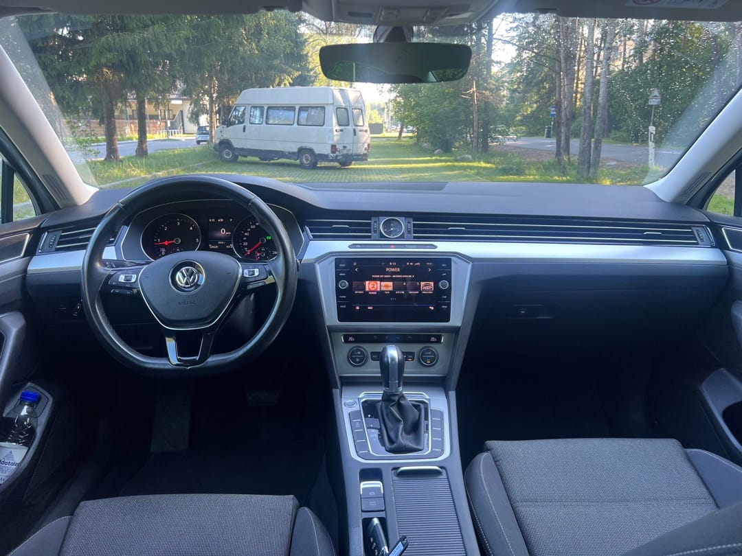 Volkswagen Passat — 5