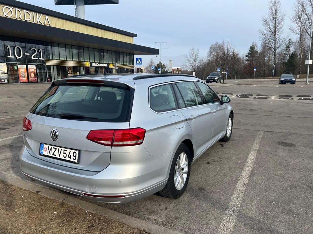Volkswagen Passat — 4