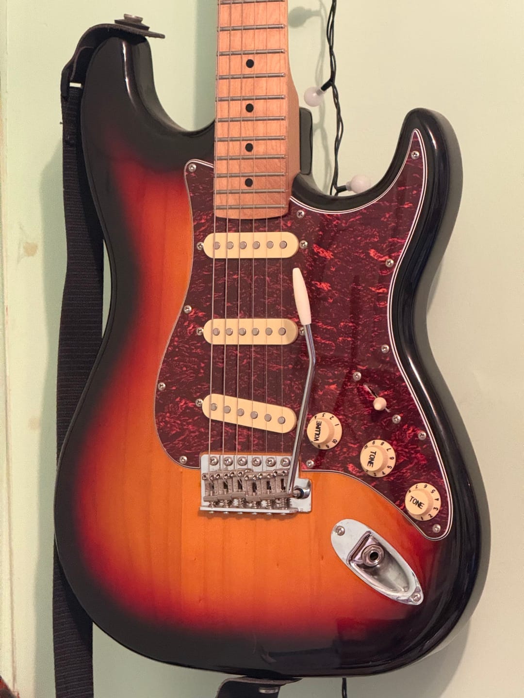 Elektrinės gitaros ir priedai — 2